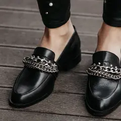 Lordsy damskie: Stylizacje na każdą okazję - trendy i porady