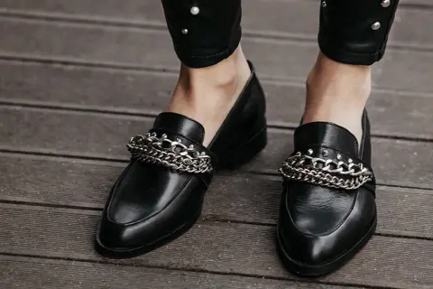 Lordsy damskie: Stylizacje na każdą okazję - trendy i porady