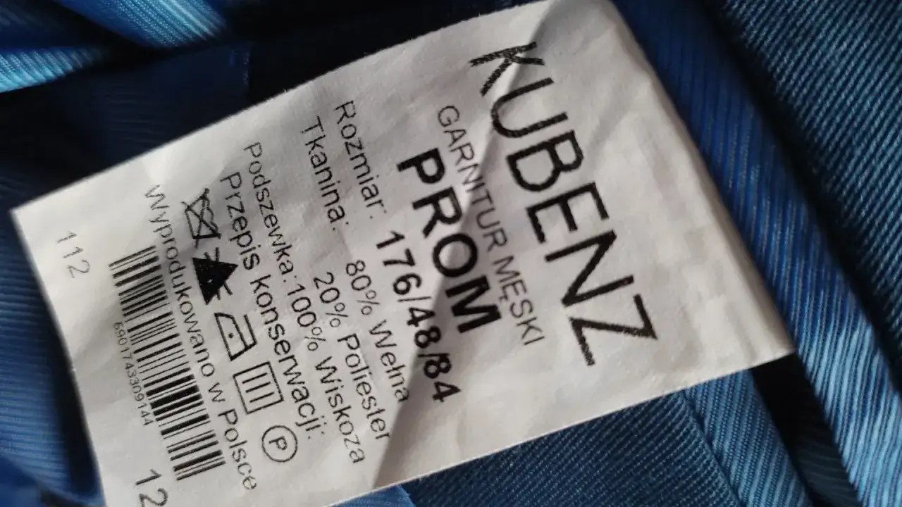 metki skład materiału jakość ubrań