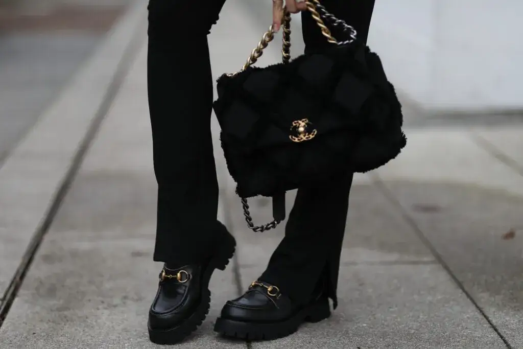 lordsy na platformie stylizacje kr&oacute;tkie sp&oacute;dniczki szerokie spodnie